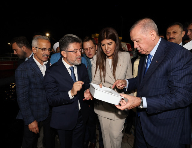 Cumhurbaşkanı Erdoğan su ürünleri av sezonunun açılışını yaptı, konuşmasında CHP'li belediyeleri eleştirdi - Resim: 5