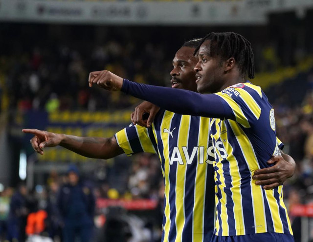 Kadıköy'de Batshuayi'nin gecesi! Fenerbahçe, kupada üç golle turladı - Resim: 1