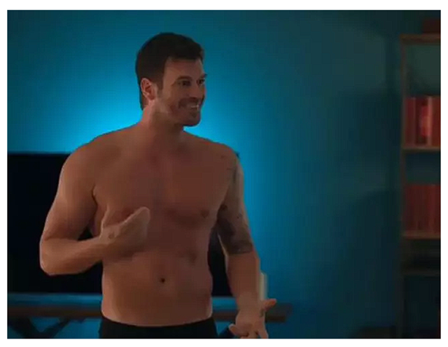 Aile'de Kıvanç Tatlıtuğ'un çıplak hali olay oldu! "Yukarı bak yukarı..." - Resim: 1