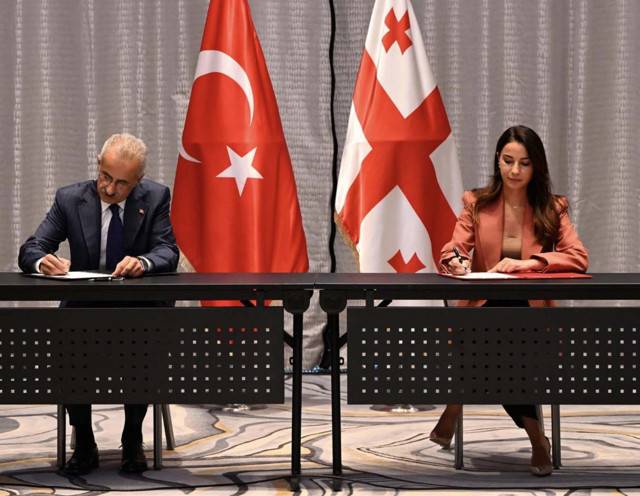 Türkiye ile Gürcistan arasında 5 milyar dolarlık ticaret hacmi hedefi - Resim: 1