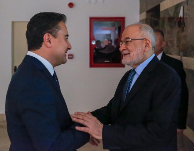 Ahmet Davutoğlu ve Ali Babacan aylar sonra ilk kez karşı karşıya geldi! - Resim: 0