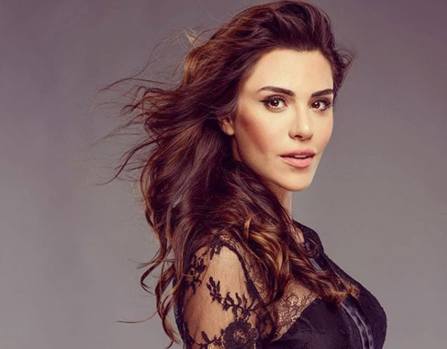 Şükran Ovalı bebeği doğurdu ekrana bomba bir diziyle dönüyor - Resim: 4