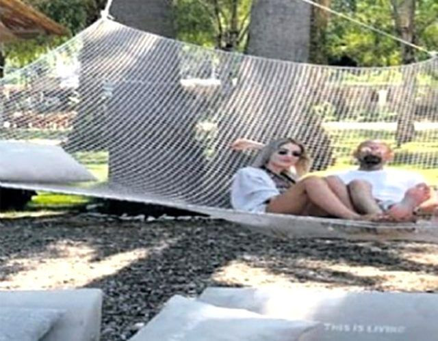 Mustafa Sandal ile ayrılan Melis Sütşurup eski sevgilisine geri döndü! Küllerinden yeniden doğdu - Resim: 3