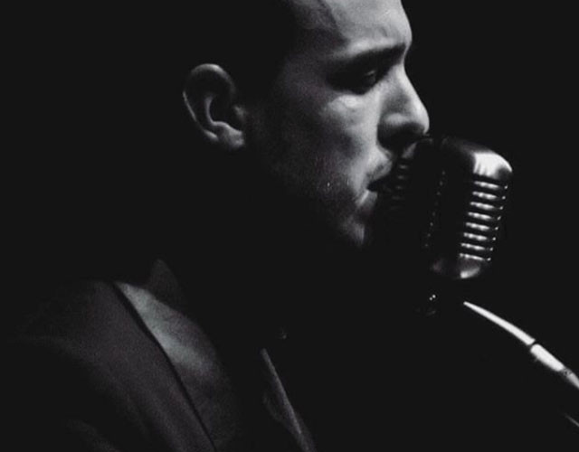 Cem Adrian suskunluğunu bozdu! Takipçisine küfür etti mi? - Resim: 2