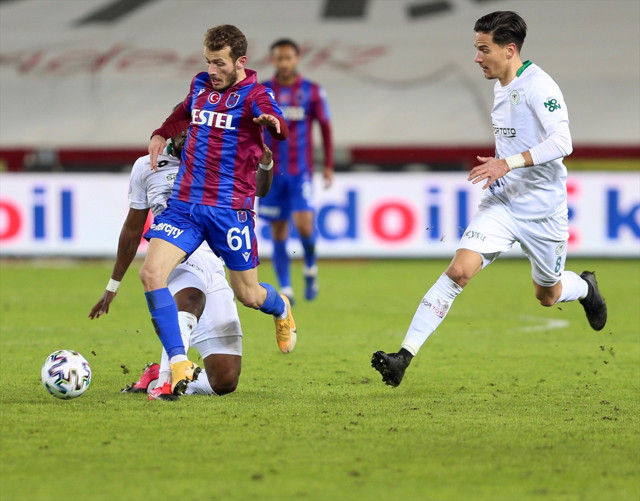 Trabzonspor konuk ettiği Konyaspor'u rahat geçti - Resim: 2