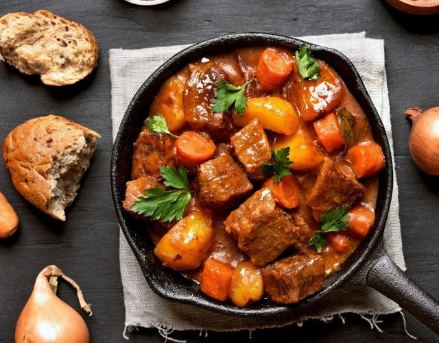 Gulaş nasıl yapılır bu lezzete sofralarınızda yer açın! - Resim: 1