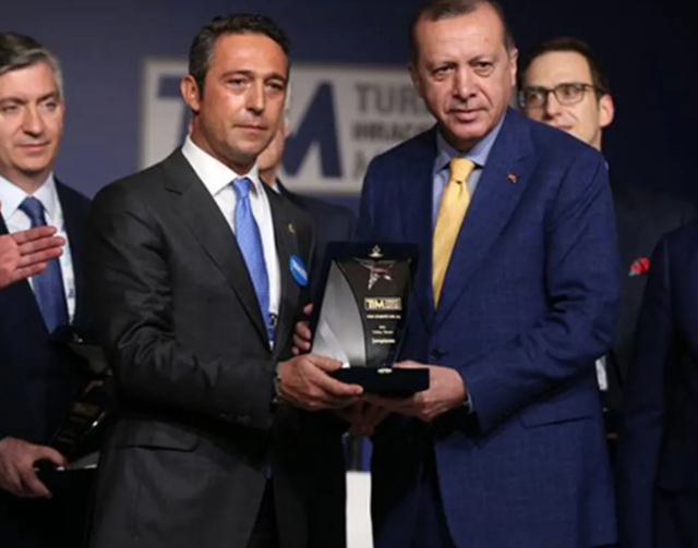 Fenerbahçe'den Cumhurbaşkanı Erdoğan'a divan rozeti sürprizi - Resim: 1