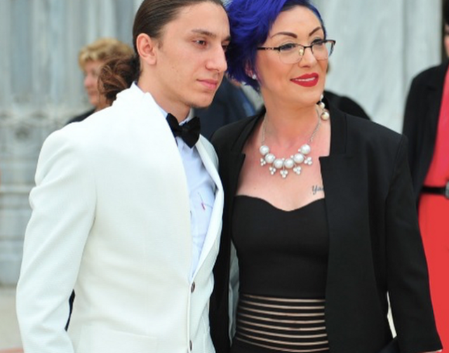 Güllü kimdir kaç yaşında şarkıcı Güllü Tut aslen nereli? - Resim: 0