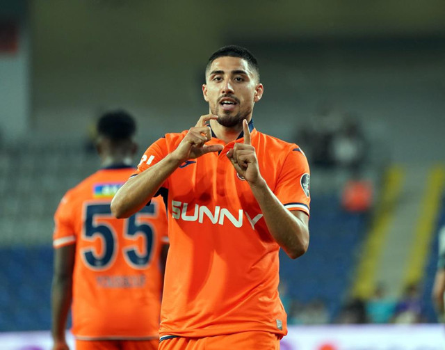 Mesut Özil ilk maçına çıktı! Başakşehir Kayserispor engeleni rahat geçti - Resim: 0