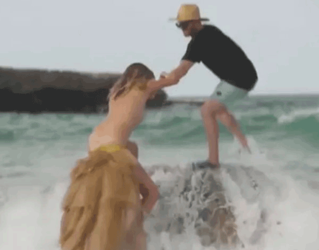 Dünyaca ünlü model çıplak poz verirken kayalıklardan düştü! - Resim: 2