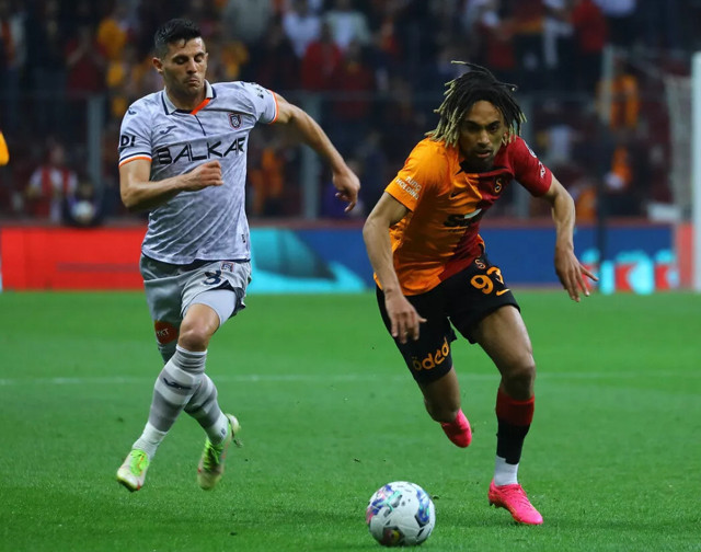 Galatasaray'a Sacha Boey piyangosu! Premier Lig'den talip var: Dev rakam ortaya çıktı! - Resim: 0