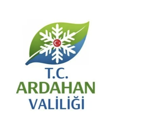Ardahan'da yeni valinin ilk icraatı logo değiştirmek oldu! Türk bayrağının kaldırılması tepki çekti - Resim: 1
