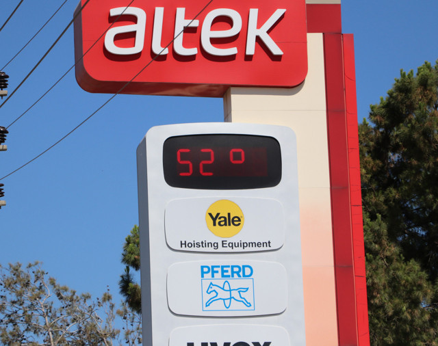 Adanalılar sıcaktan ne yapacağını şaşırdı, dönercide buzlu servis başladı - Resim: 0