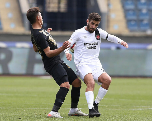 Emre Belözoğlu'ndan Ramazan Civelek sürprizi  - Resim: 0