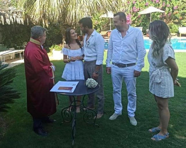 Gupse Özay ve Barış Arduç evlendi! İşte nikahtan ilk kareler - Resim: 2