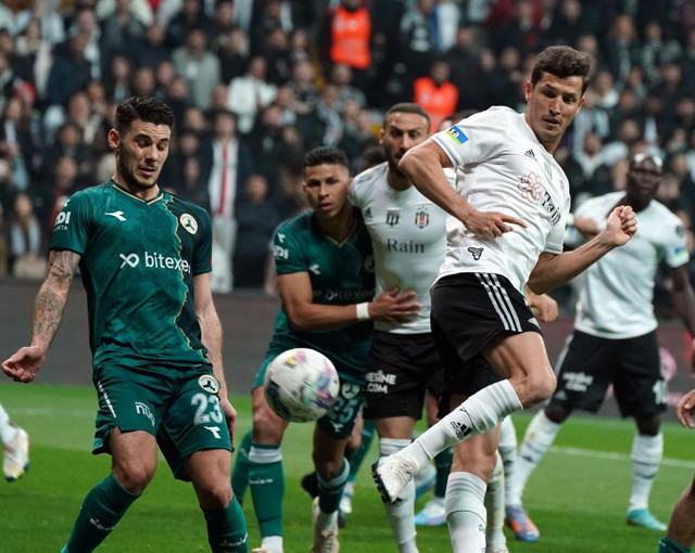 Vodafone Park'ta Beşiktaş'ın gecesi! Aboubakar ve Redmond attı, Kara Kartal seriye bağladı! - Resim: 3