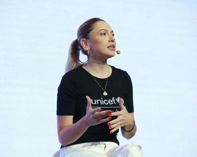 Hadise, Mehmet Dinçerler suskunluğunu bozdu! Olay sözler: 'Bana yapılan ataklar sonrası..." - Resim: 4