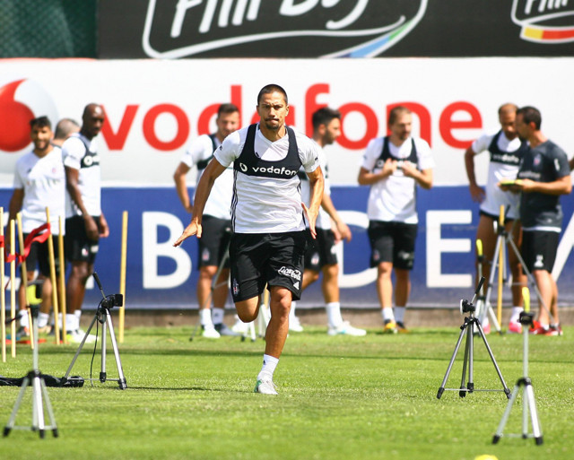 Beşiktaş'ta orta saha için Gökhan İnler sürprizi - Resim: 0