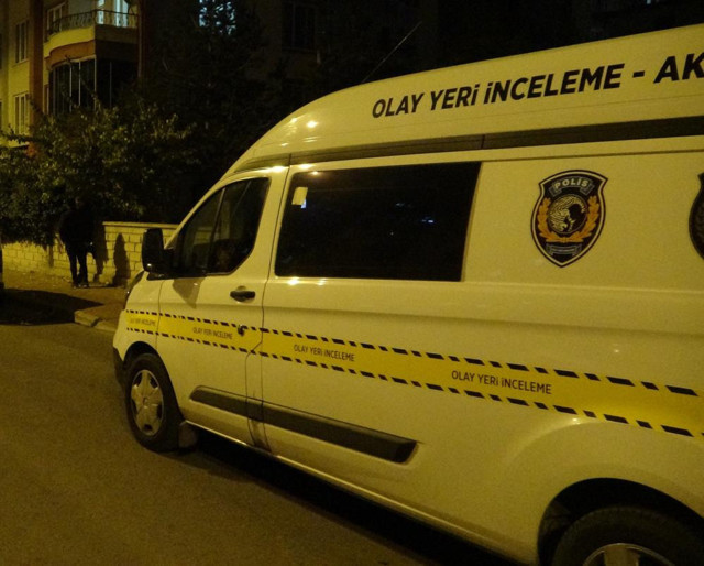 Hemşire eşini çocuklarının yanında defalarca bıçaklayarak öldürdü! Kendini ihbar etti: Şok detaylar ortaya çıktı! - Resim: 0