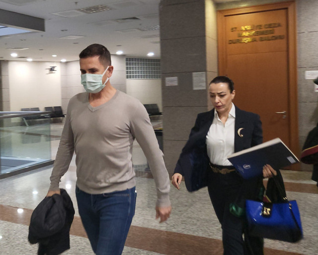 Emre Aşık'tan Yağmur Sarnıç'a: Aynı havayı solumaktan bile rahatsız oluyorum - Resim: 1