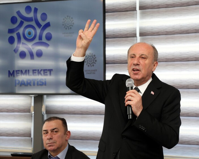 Muharrem İnce Rize'de gösterdi: Memleket Partisi'nin selamlama işareti - Resim: 1