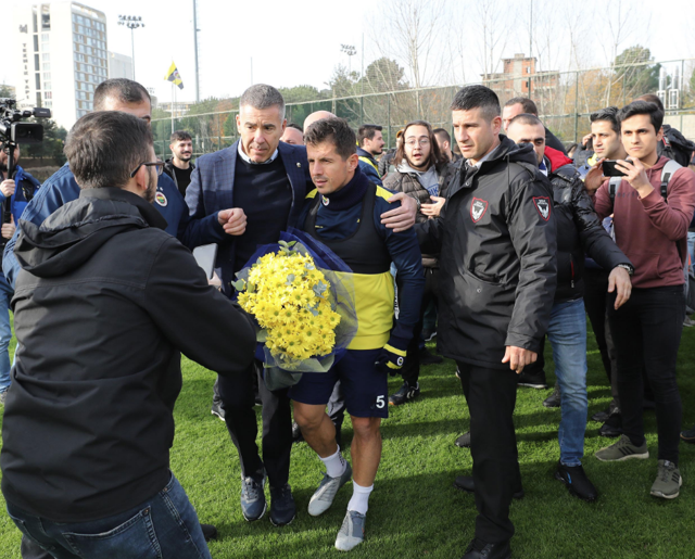 Beşiktaş derbisi öncesi Fenerbahçe'ye taraftar desteği - Resim: 0