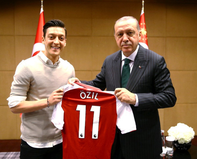 Mesut Özil'e büyük darbe! Sözleşme yenilenmeyecek - Resim: 0
