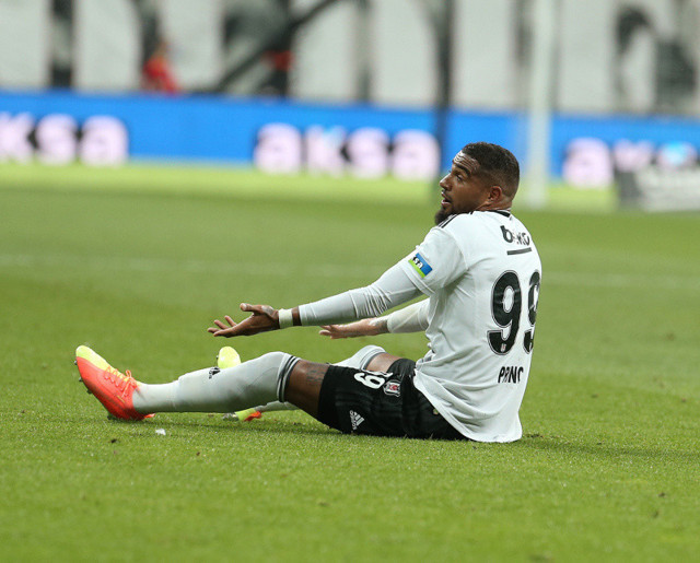 Beşiktaş'ta ayrılığın yeni ismi belli oldu sezon sonu yolcu - Resim: 0