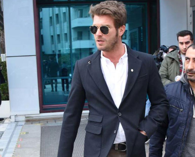 Şoke eden haber apar topar hastaneye kaldırıldı! - Resim: 1