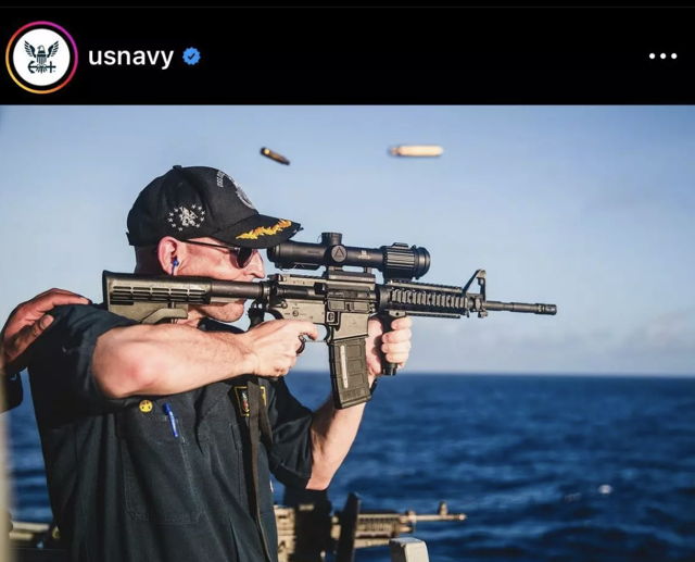 Paylaştığı fotoğraf alay konusu oldu! O komutan görevden alındı - Resim: 0