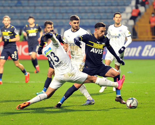 Fenerbahçe konuk olduğu Kasımpaşa'yı 90+1'de Szalai ile bulduğu golle 2-1 yendi - Resim: 0