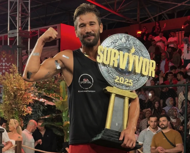 Survivor şampiyonu Adem Kılıççı kupayı asıl sahibine teslim etti, verdiği sözü tuttu! - Resim: 0
