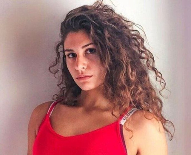 İtalya'da babasını öldüren 19 yaşındaki genç kız serbest kaldı! - Resim: 0