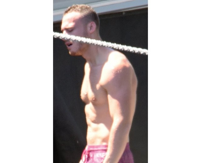 Serenay Sarıkaya ve Kerem Bürsin'den iyiyiz pozu! - Resim: 1