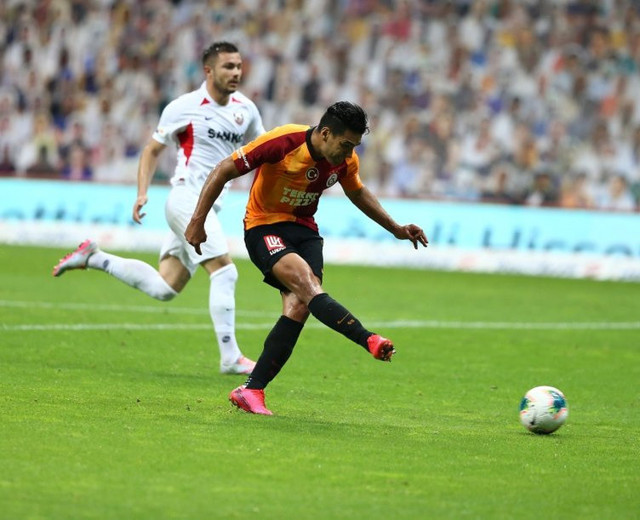 Galatasaray'da Falcao yolcu! Gideceği takım şimdiden belli - Resim: 0