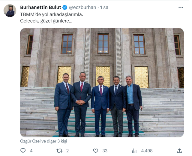 CHP'de kılıçlar çekiliyor! Özgür Özel Meclis'in önünde gövde gösterisi yaptı - Resim: 0