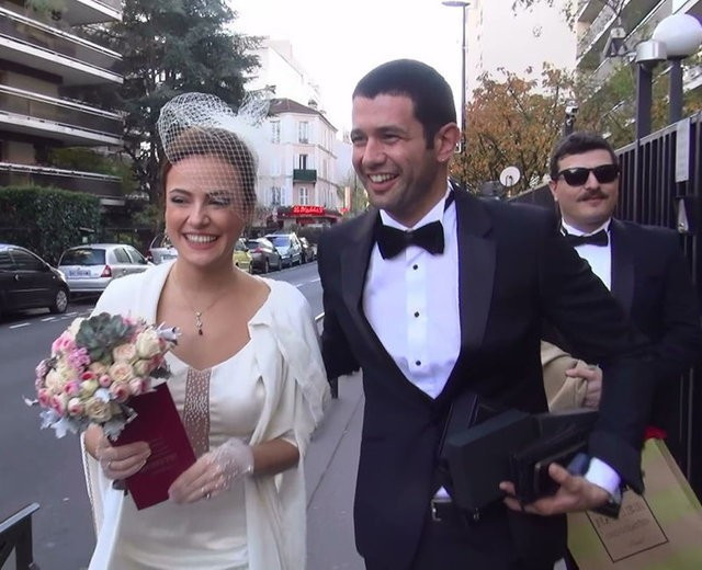 Ünlü çift evlendi ertesi gün boşandı kimse anlayamadı - Resim: 1