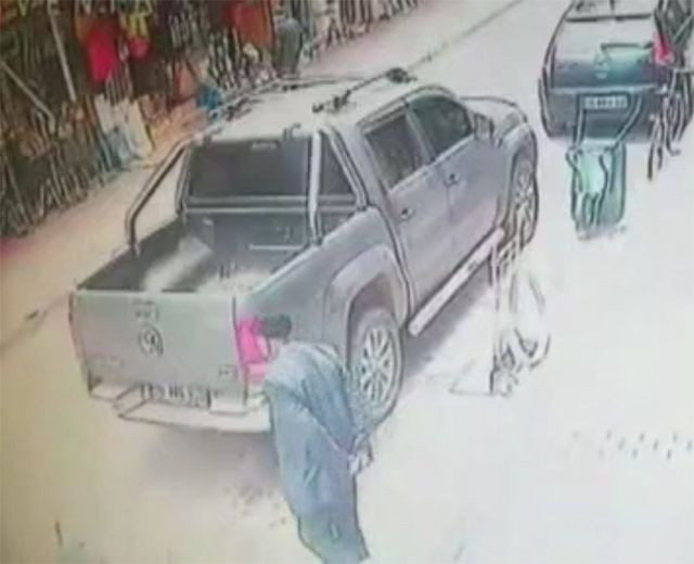 Bursa'da yaşlı adamın yaralandığı kaza kamerada - Resim: 1