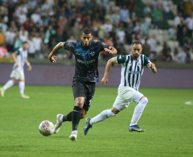 Adana Demirspor 3 puanı 3 golle aldı - Resim: 0