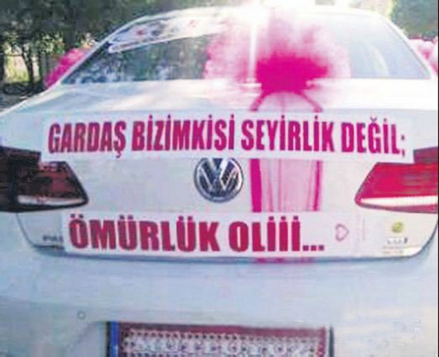 Gelin arabalarındaki ilginç yazılar! - Resim: 1