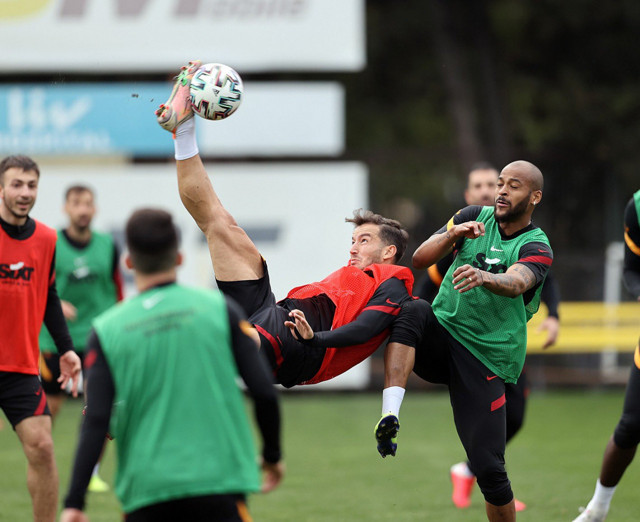 Şeref vurgusu kriz çıkardı! Fatih Terim idman boykotunu engelledi - Resim: 1