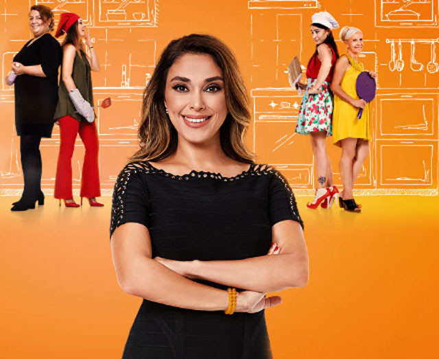 Zuhal Topal'la Sofrada Azerbaycanlı gelin Nöğreste'ye bakın Ruhşan kaynana kimdir  - Resim: 1