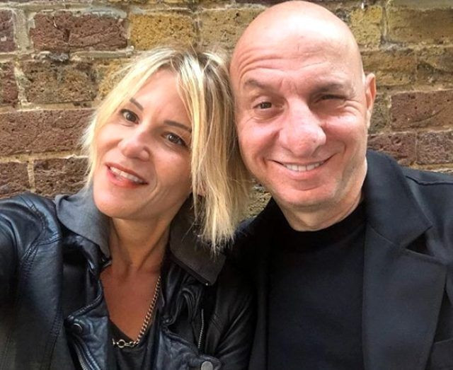 Ayşe Arman'a doğum günü sürprizi yapan eşi Ömer Dormen'in el hareketi olay oldu! - Resim: 2