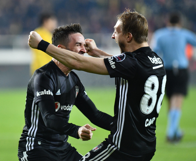 Fenerbahçe'den 3 transfer bombası! 2 isim yolda - Resim: 1