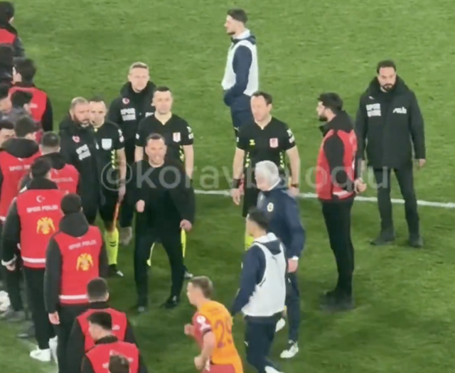 Yılmaz Vural 'tahrik durumu söz konusu' dedi! Mourinho Okan Buruk'un burnunu sıktı, öncesinde neler yaşandı? - Resim: 3