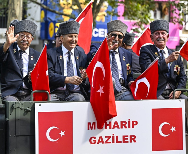 Gurulandıran tören! Ankara'da 30 Ağustos Zafer Bayramı dolayısıyla resmi geçit yapıldı - Resim: 0