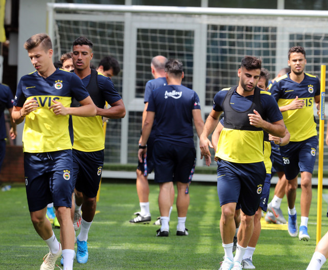 Fenerbahçe'de Deniz Türüç ilk antrenmanına çıktı - Resim: 0