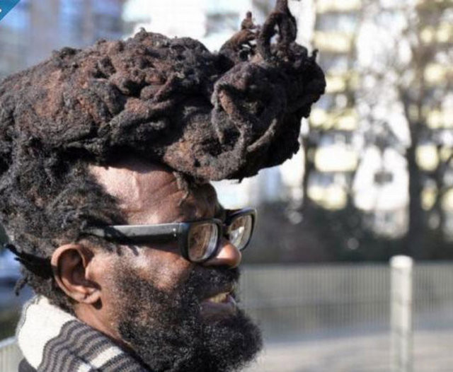 Gelin ile damadın ardındakine bakın - Resim: 4