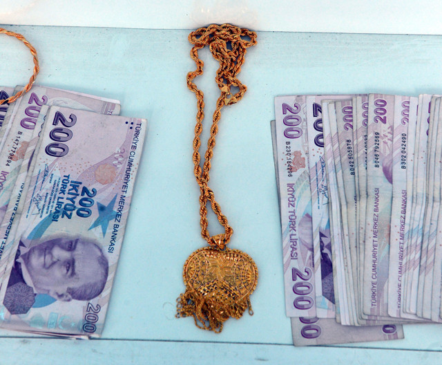 Adana'da 4 milyon 795 bin Euro'yu çalmışlardı! Tatile çıkamadılar - Resim: 5