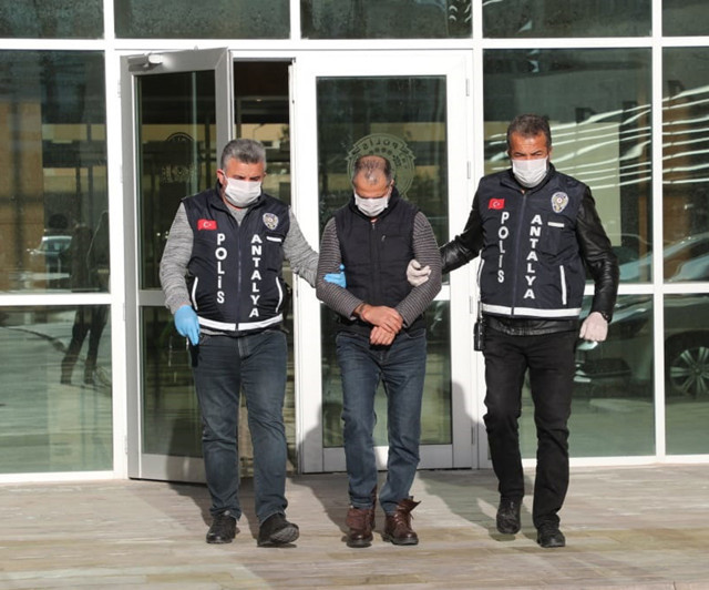 'Koronalıyım' diyerek polise tükürmüştü! Emekli astsubay hakkında karar: Cezaları ertelendi - Resim: 1